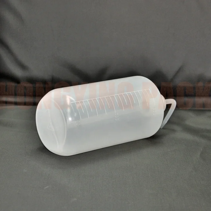 Laboratory consumables 1000 ml wash bottle