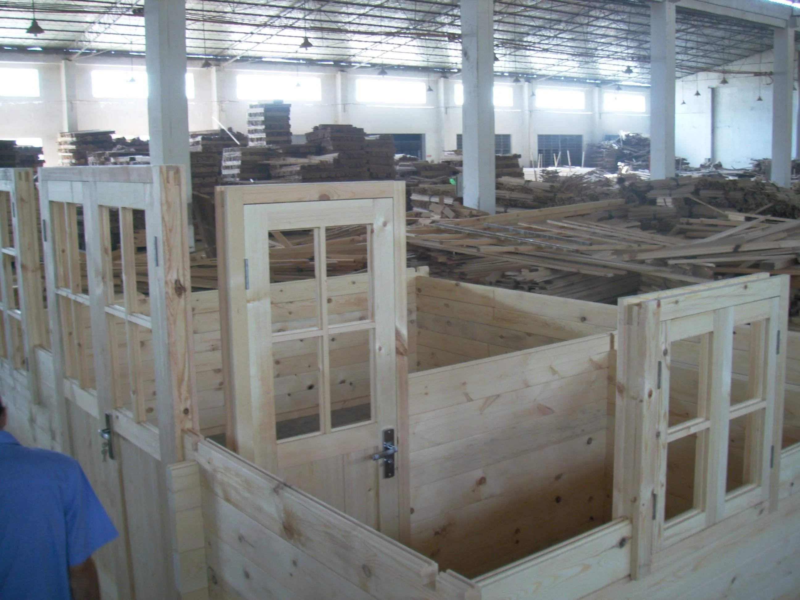 Prefabricated 2 - storeys Log Material and House Use wood houses and villas