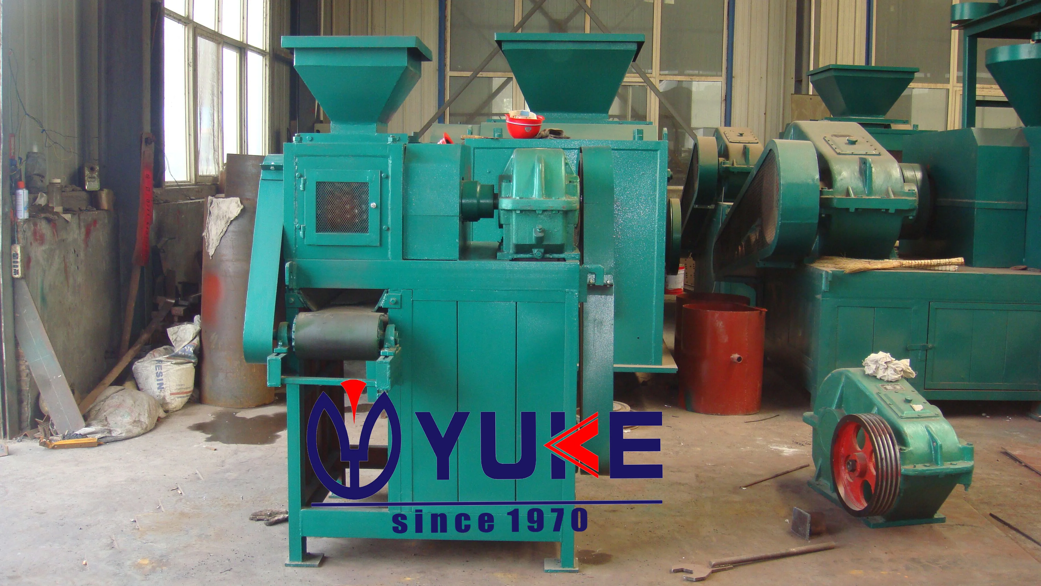 Top quality-assured pillow shape coal powder briquetting machine