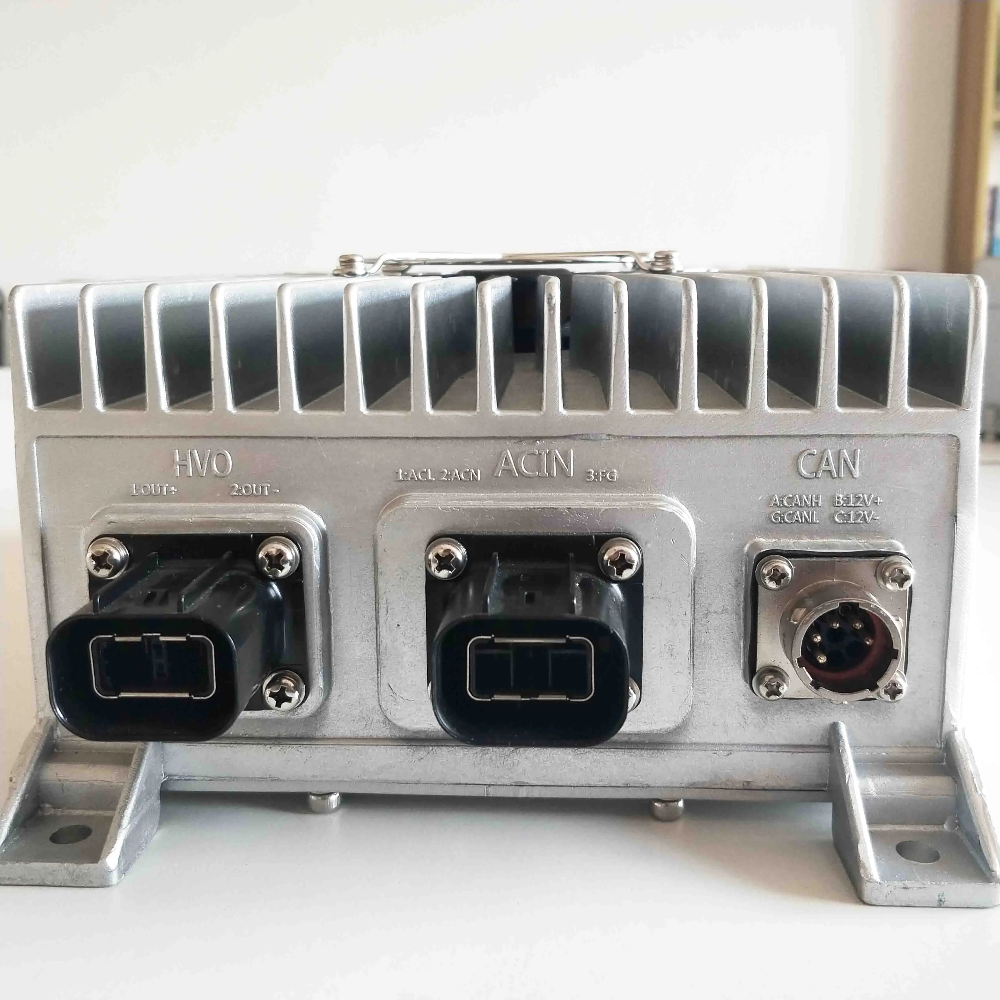 CAN-bus controlled on board 3.3KW electric car charger