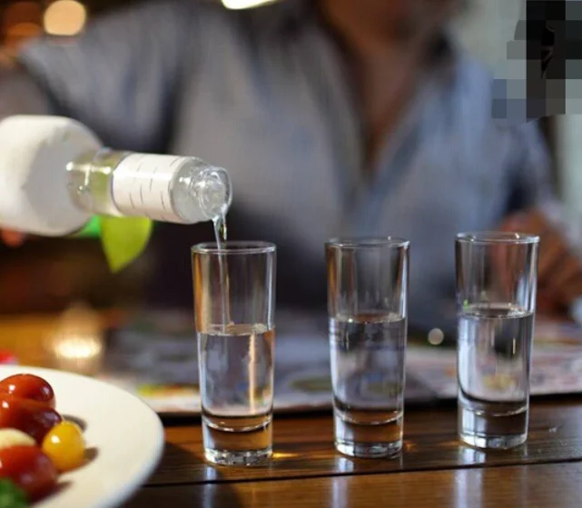 Customized logo promotional gifts wholesale heavy base liqueur drinking white wine 2oz 60ml glass shot