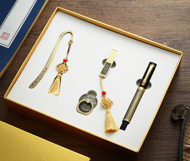 Gadgets Luxury Power Bank Name Case USB Flash Drive Mouse PU Leather Notebook Diary and Pen Gift Set with Logo