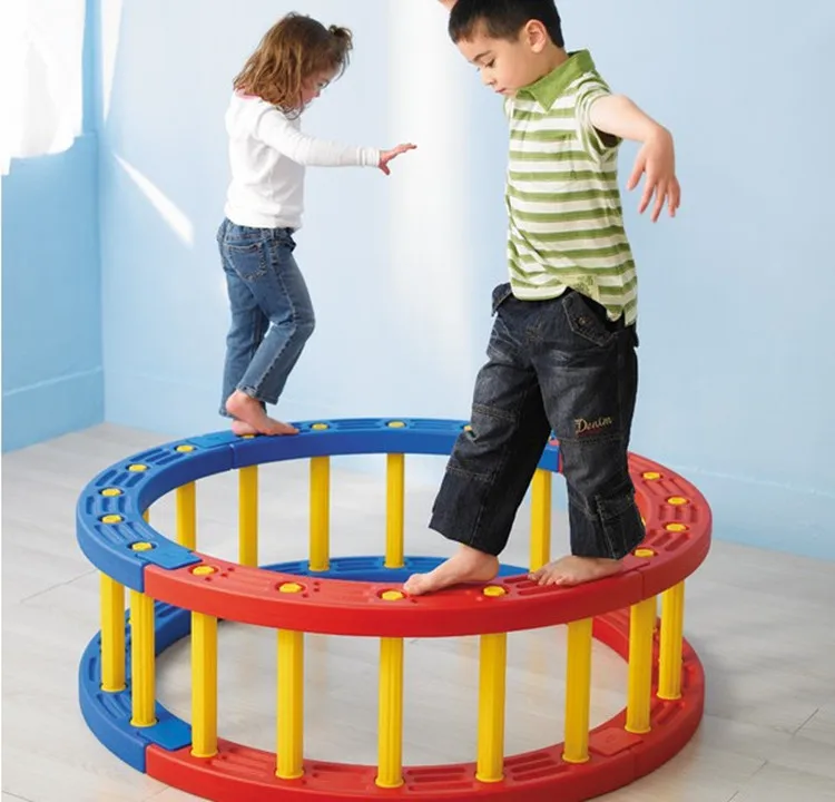 Factory sells 1/4 round balance board Combined into a circle school balance training toy for kids exercise balance bridge