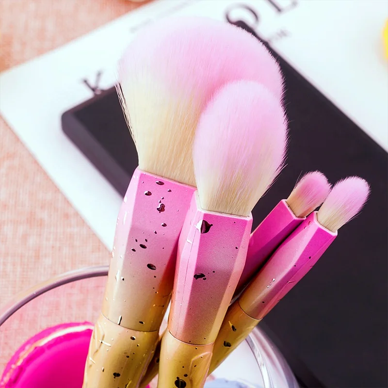 
5pcs Fresh Design Gradient Water-drop Pattern Fish Tail Makeup Brushes 