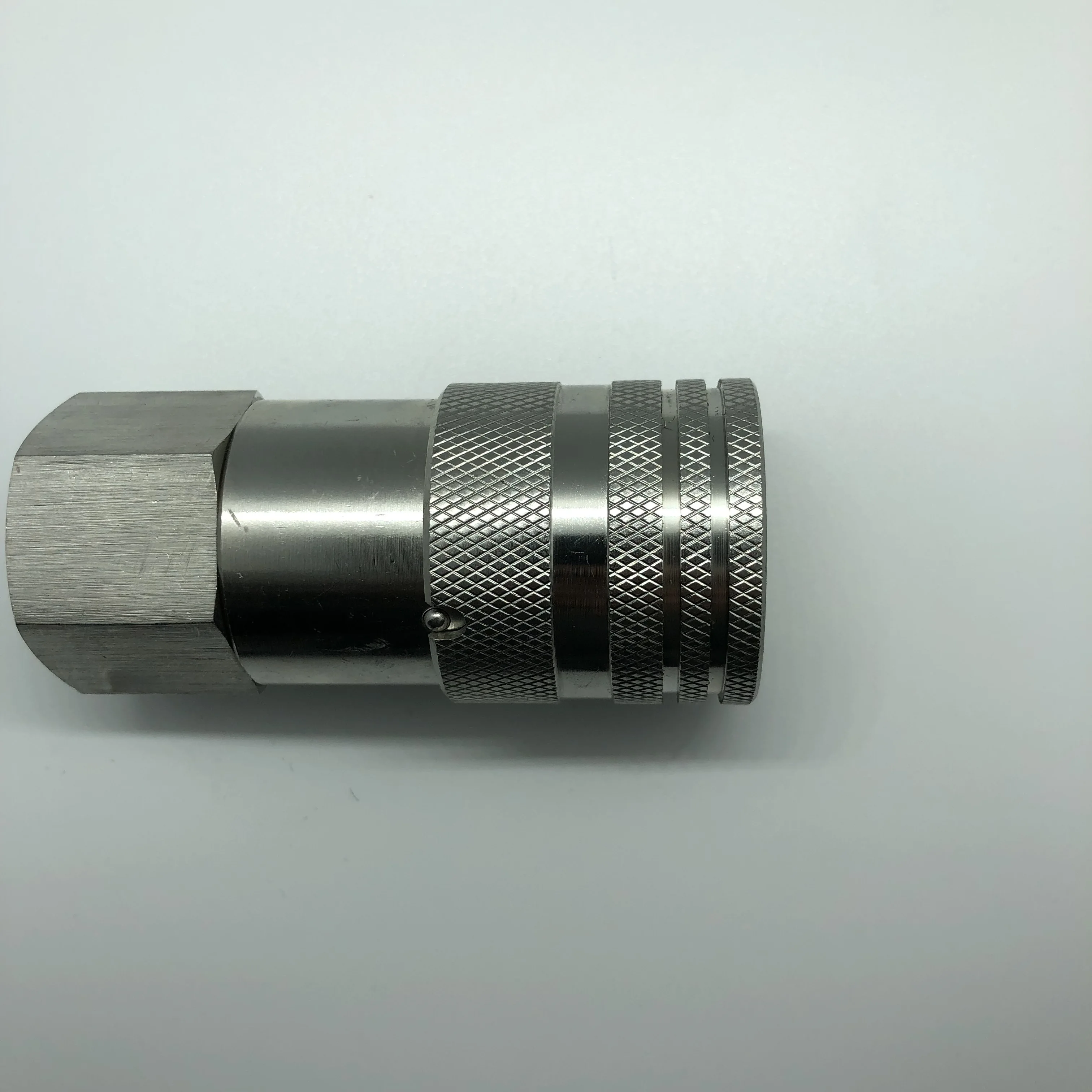 
ISO 16028 Flat Face Carbon Steel 30 Mpa Working Pressure Hydraulic Quick Couplings 