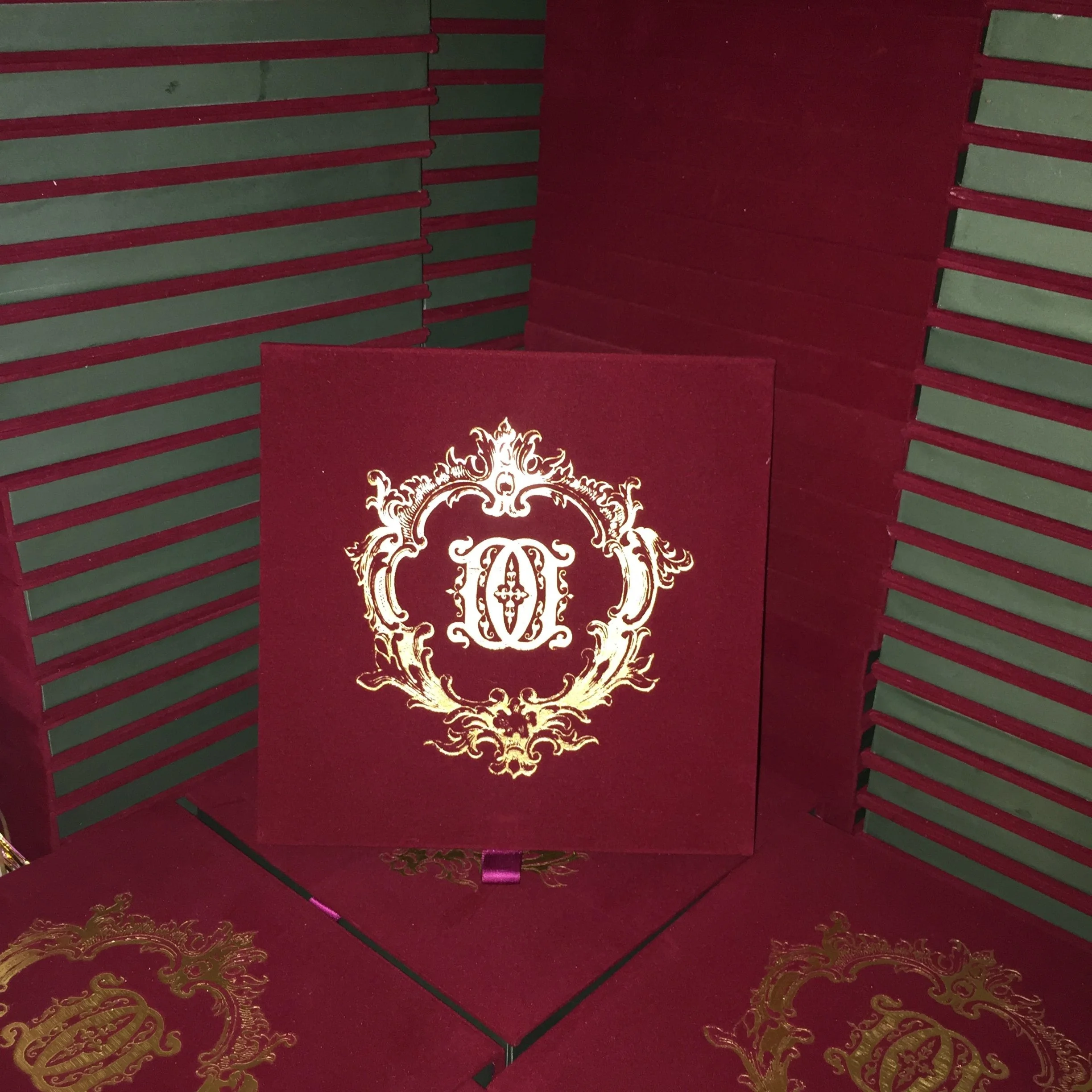 Creative & Luxury Red Velvet Hardcover Box with Unique-Shaped Mirror Acrylic Wedding Invitations/cards with Engraved Text