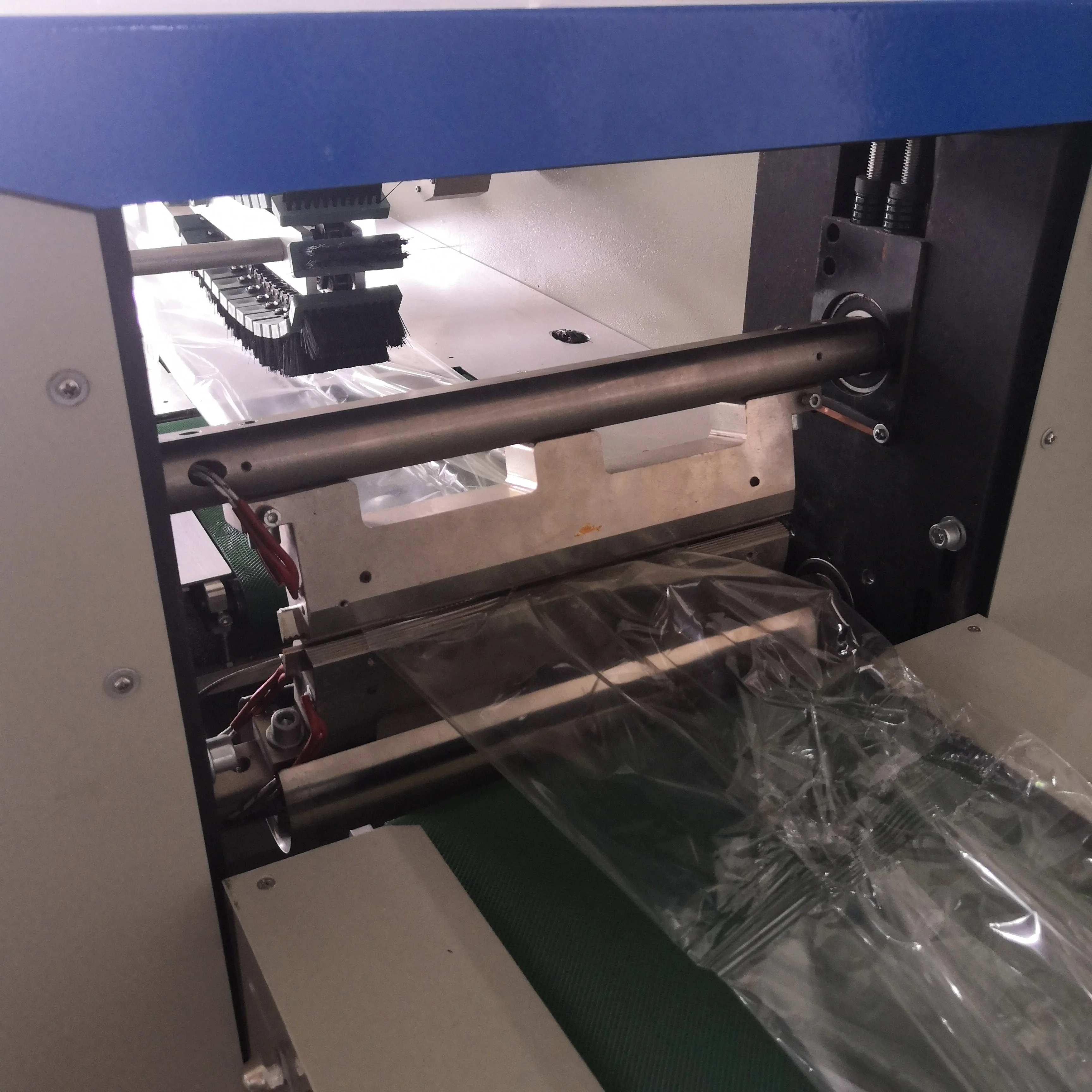 Автоматическая машина для упаковки салфеток