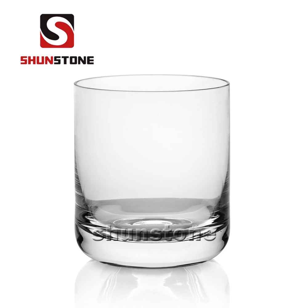 
Amazon hot selling Crafted Glass Decanter and Whisky Glasses Set Elegant Whiskey Decanter with Cocktail Glasses luxury gift set 