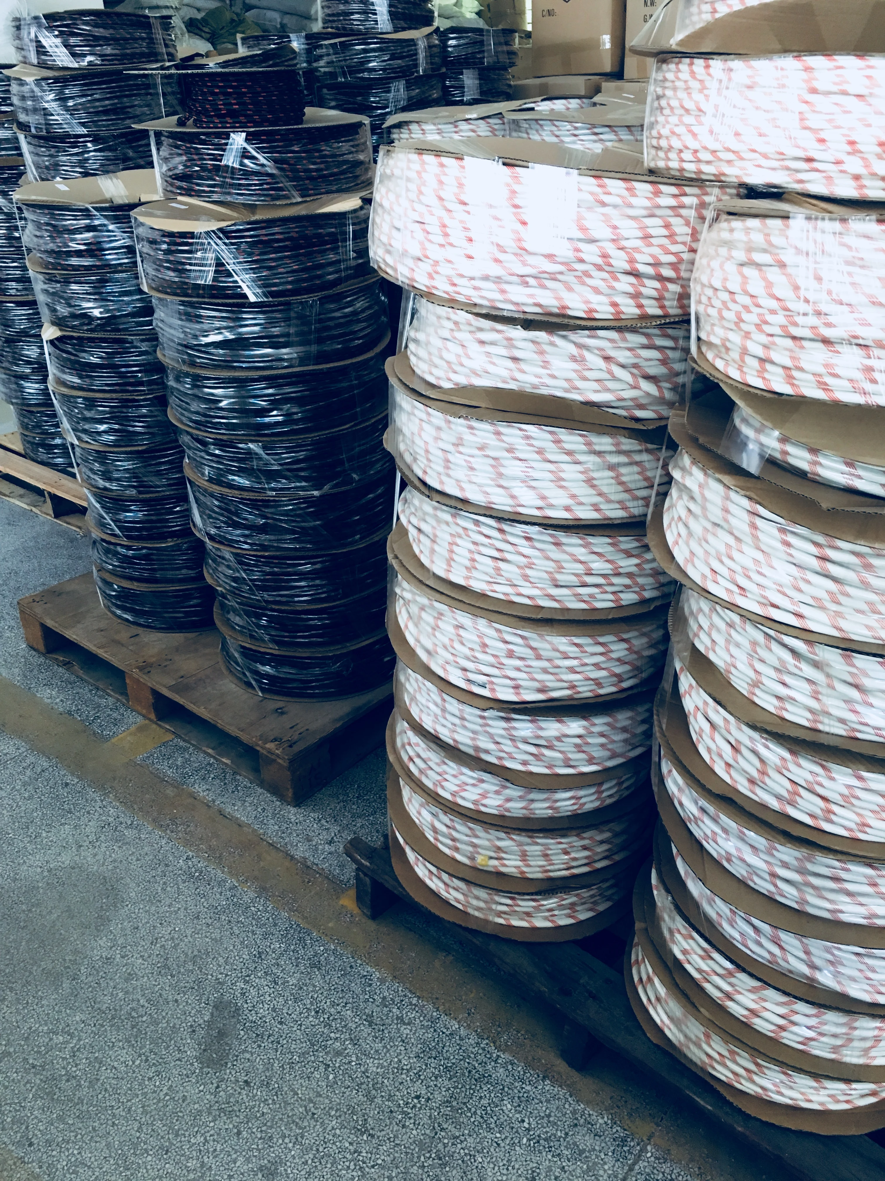 Silicone rubber braided hose outside braided different type of the yarn or wire silicone rubber braided hose