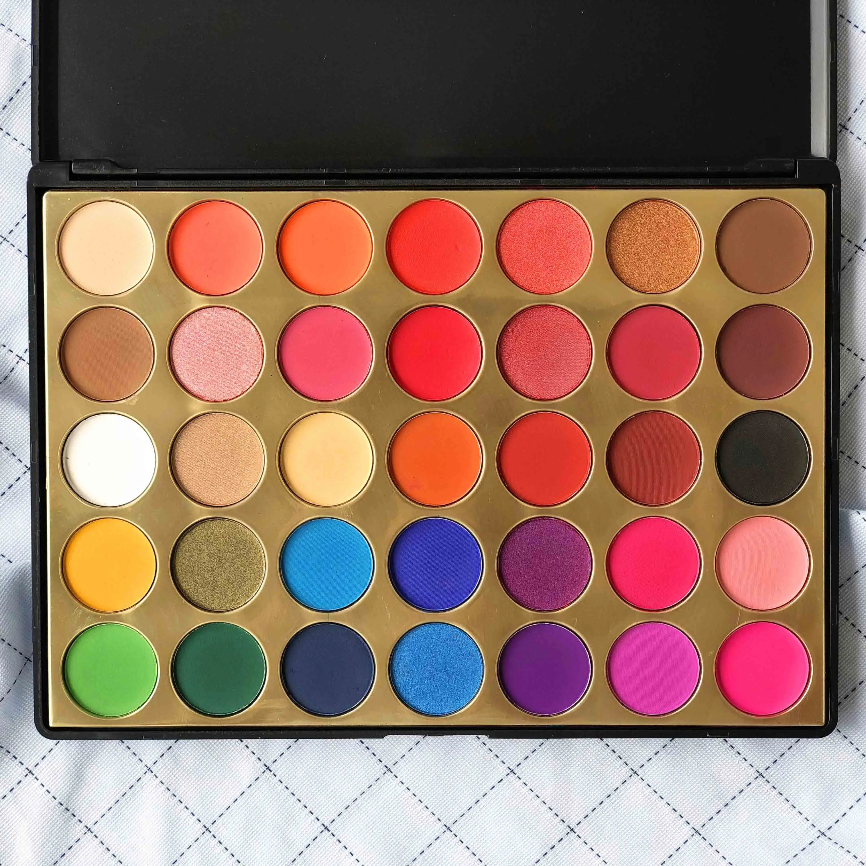 2019 Newest 35 colors makeup palette no logo pigment eyeshadow palette private label