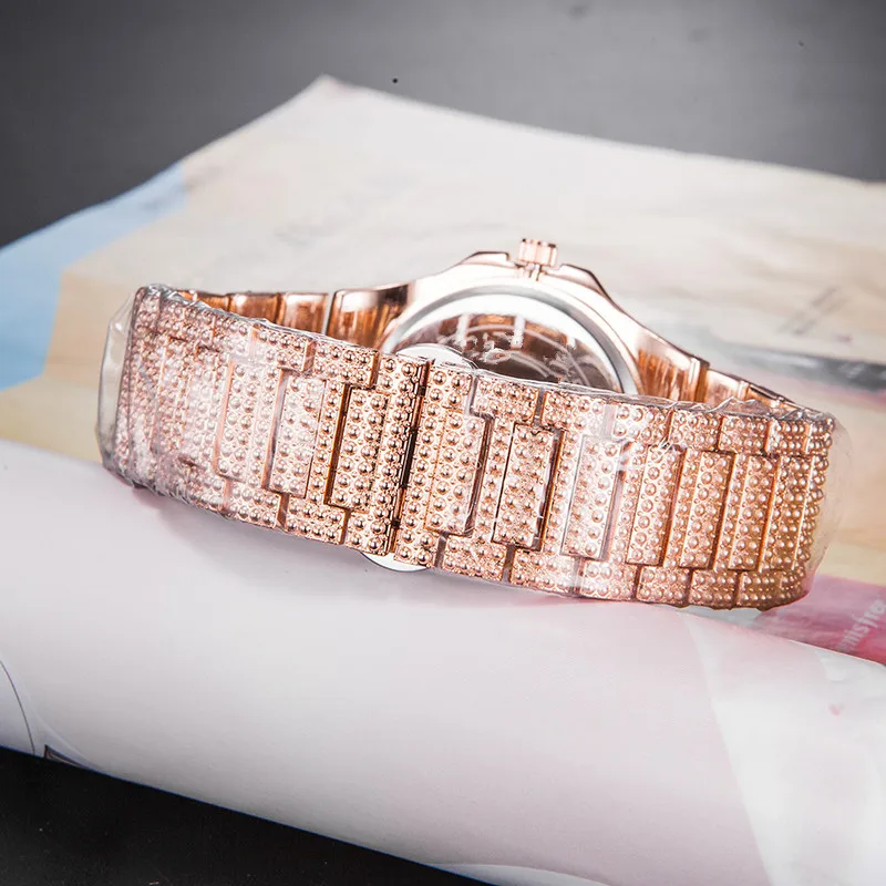 
Custom LOGO Wholesale Mens Luxury Dress Watch Diamonds Wristwatch Geneva Watch 