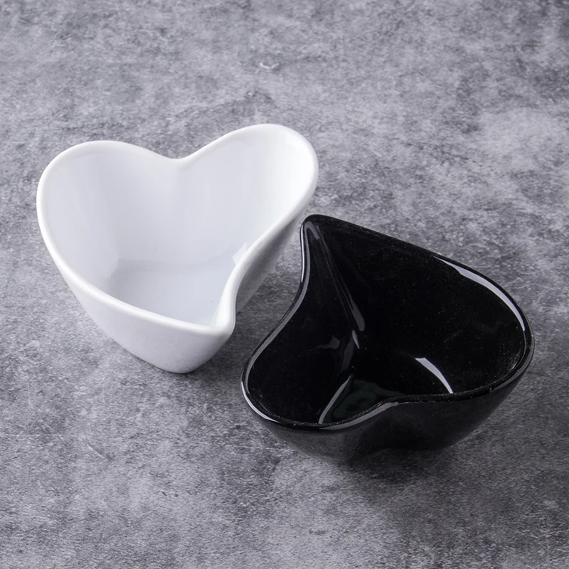 High quality home/restaurant/hotel table porcelain heart shaped bowls white dishes black ceramic heart shaped plates