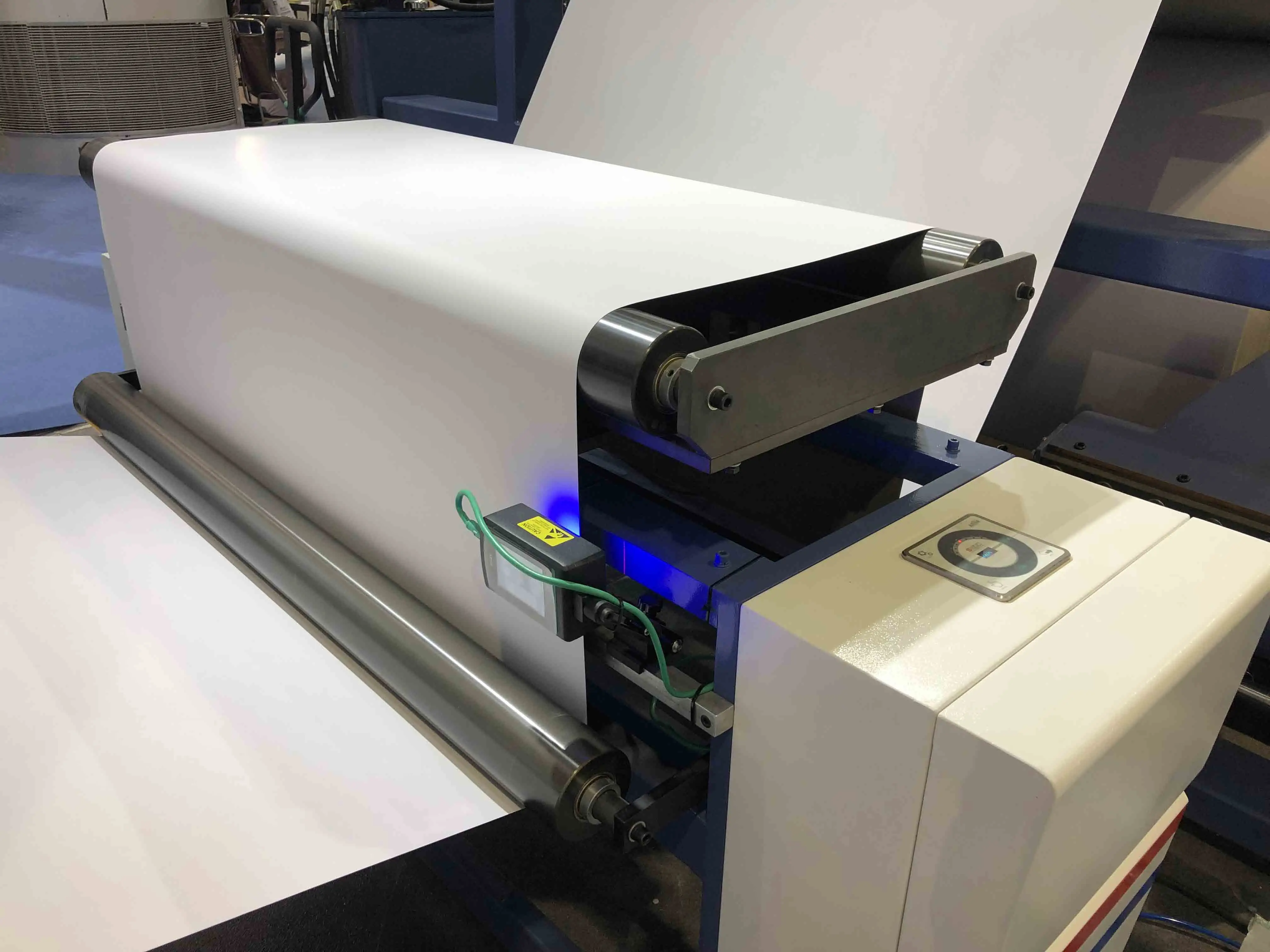 
JTFM Factory automatic roll to roll laminating machine automatic hot roll laminator 