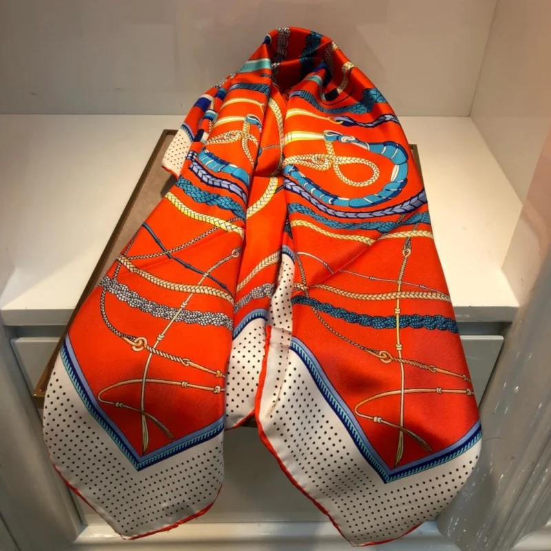 OEM printing 16MM 18MM silk kerchief twill fabric scarf silk square scarves hand roll-hemmed