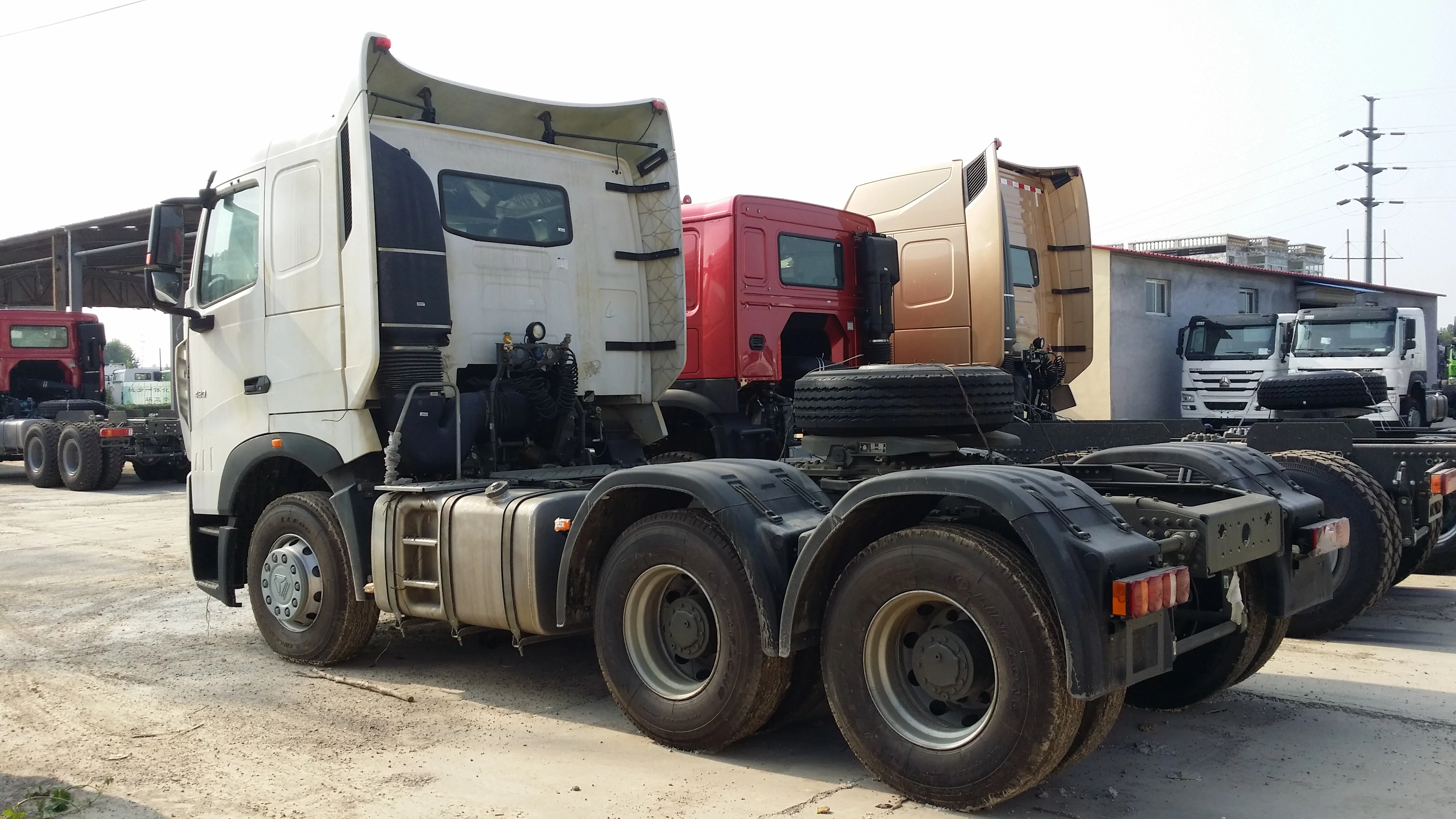 China Best Quality 40 ton HOWO A7 Tractor Truck Price