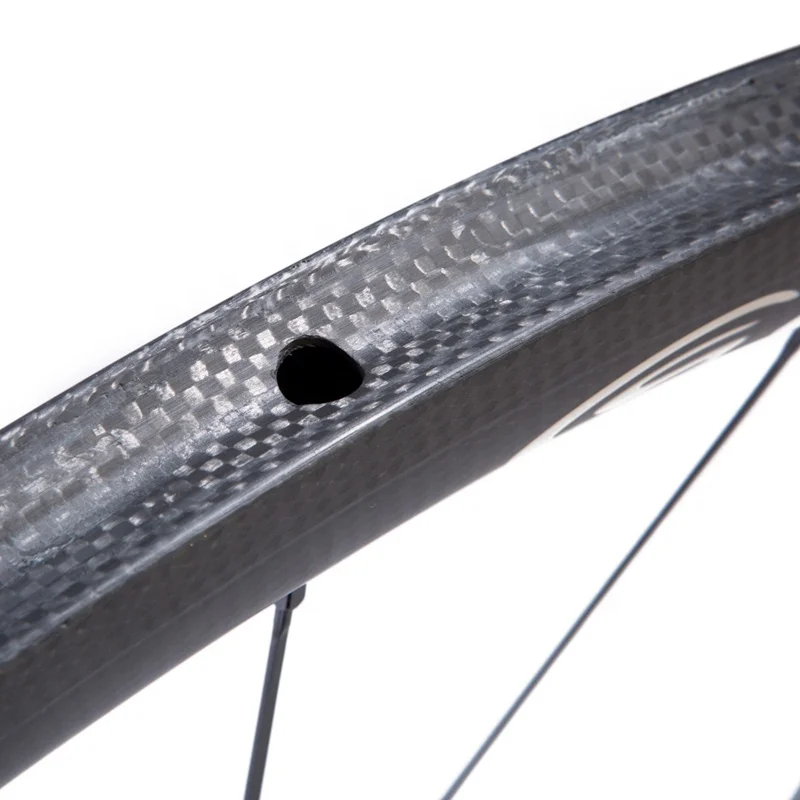 Hot sale OEM road bike 700c carbon wheels 88mm carbon clincher