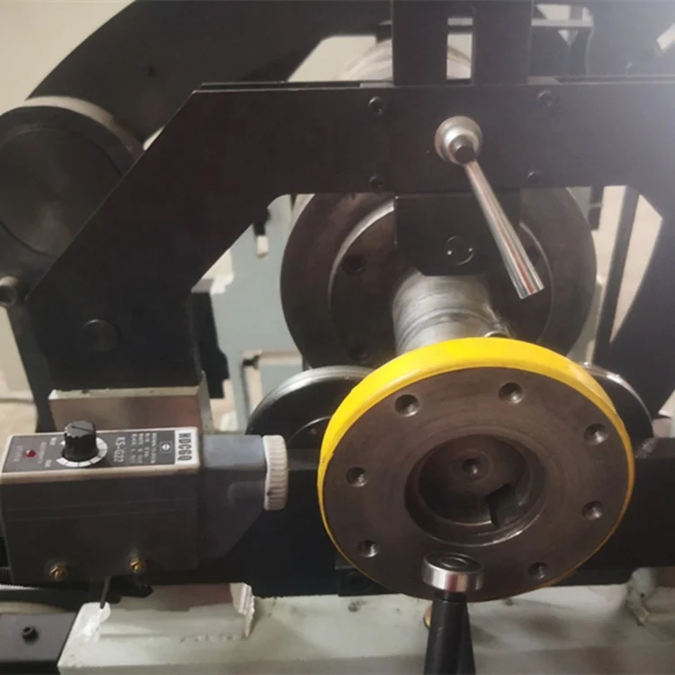 Small rotor balancing machine, electric motor balancing machine