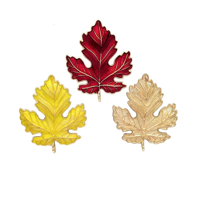 
 Custom 3D Alloy Shine Enamel Plant Lapel Pin Gold Plated Maple Leaf Pin  