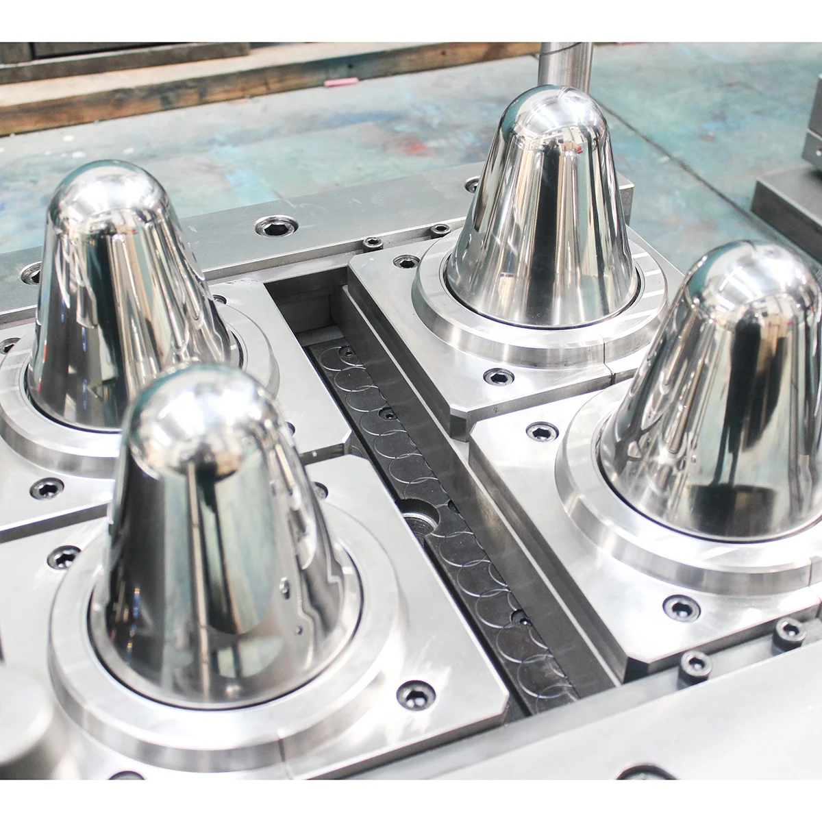 
4 cavity 120mm neck needle valve gate shut off hot runner big wide mouth clear pet honey jar preform mould 