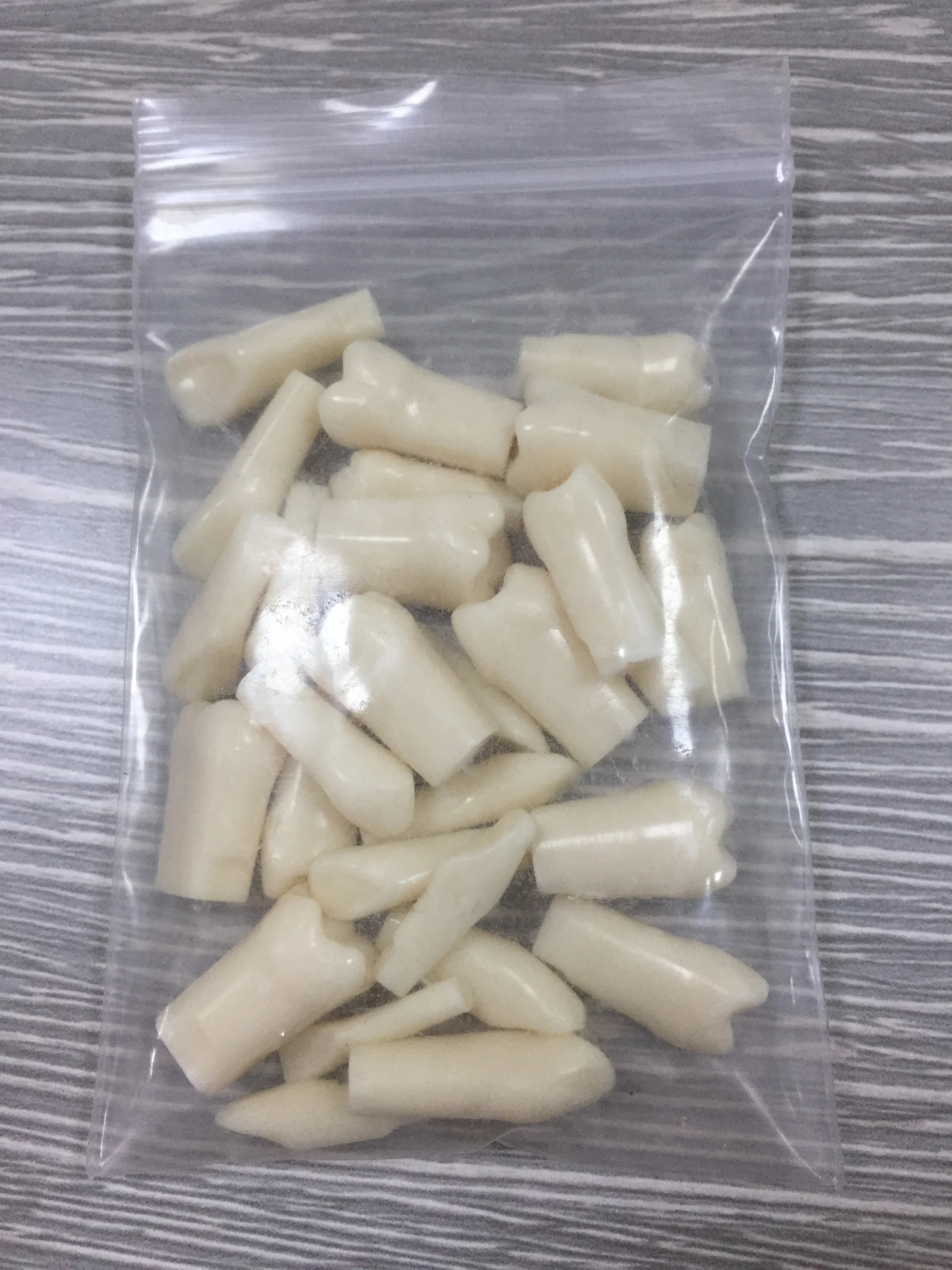 Зубной моделирующий зуб с прямыми корнями 32