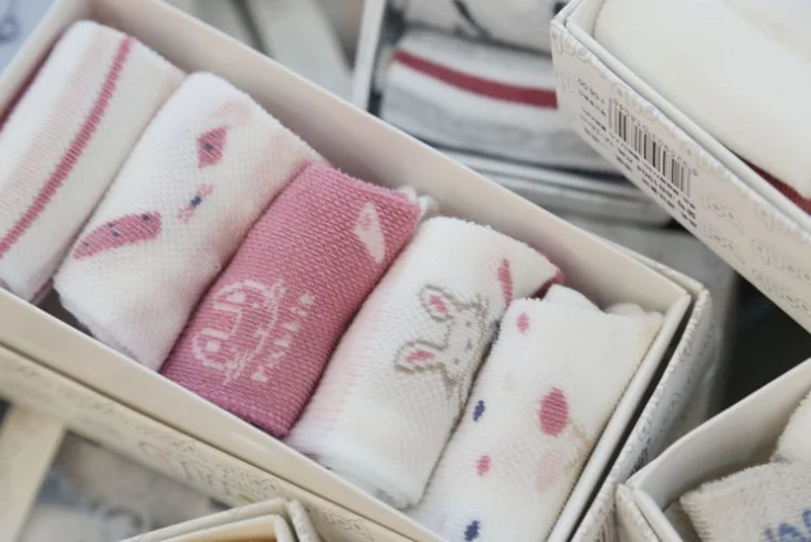 Baby winter cushion cartoon printed anti-slip socks with gift box