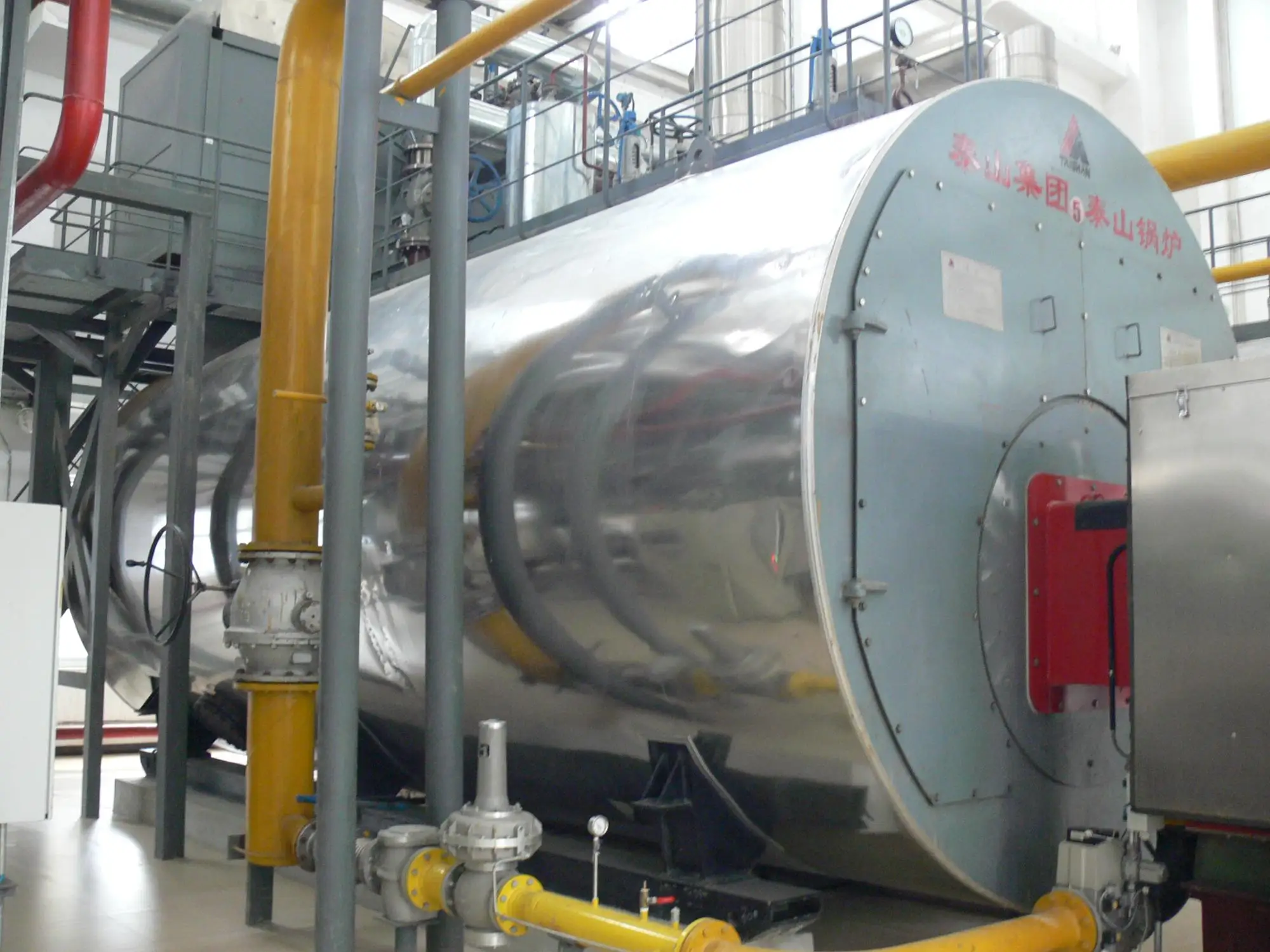 Промышленный котел газавый