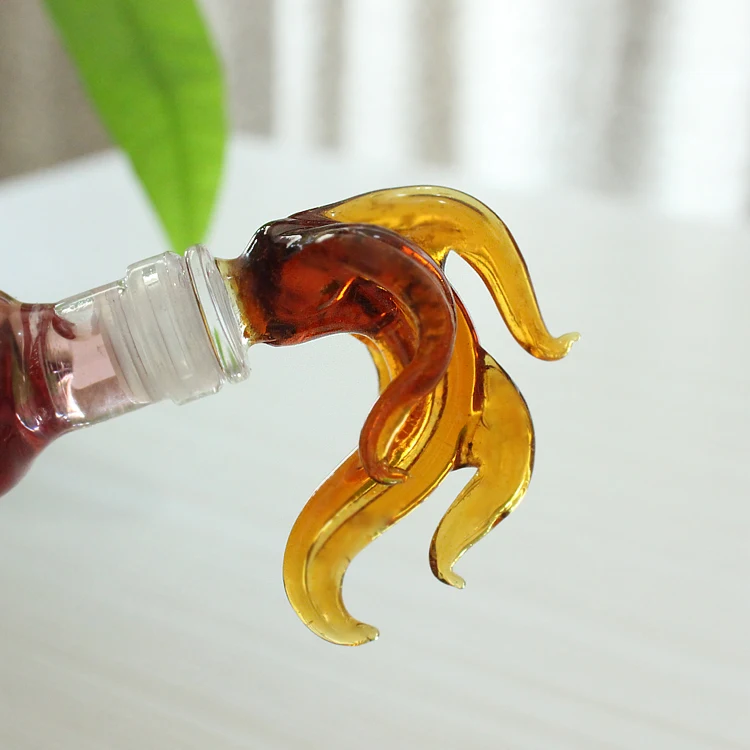 Creative Hand Made Borosilicate Heat Resistant Animal Shaped Clear Glass Decanter Chicken Shaped Wine Bottle