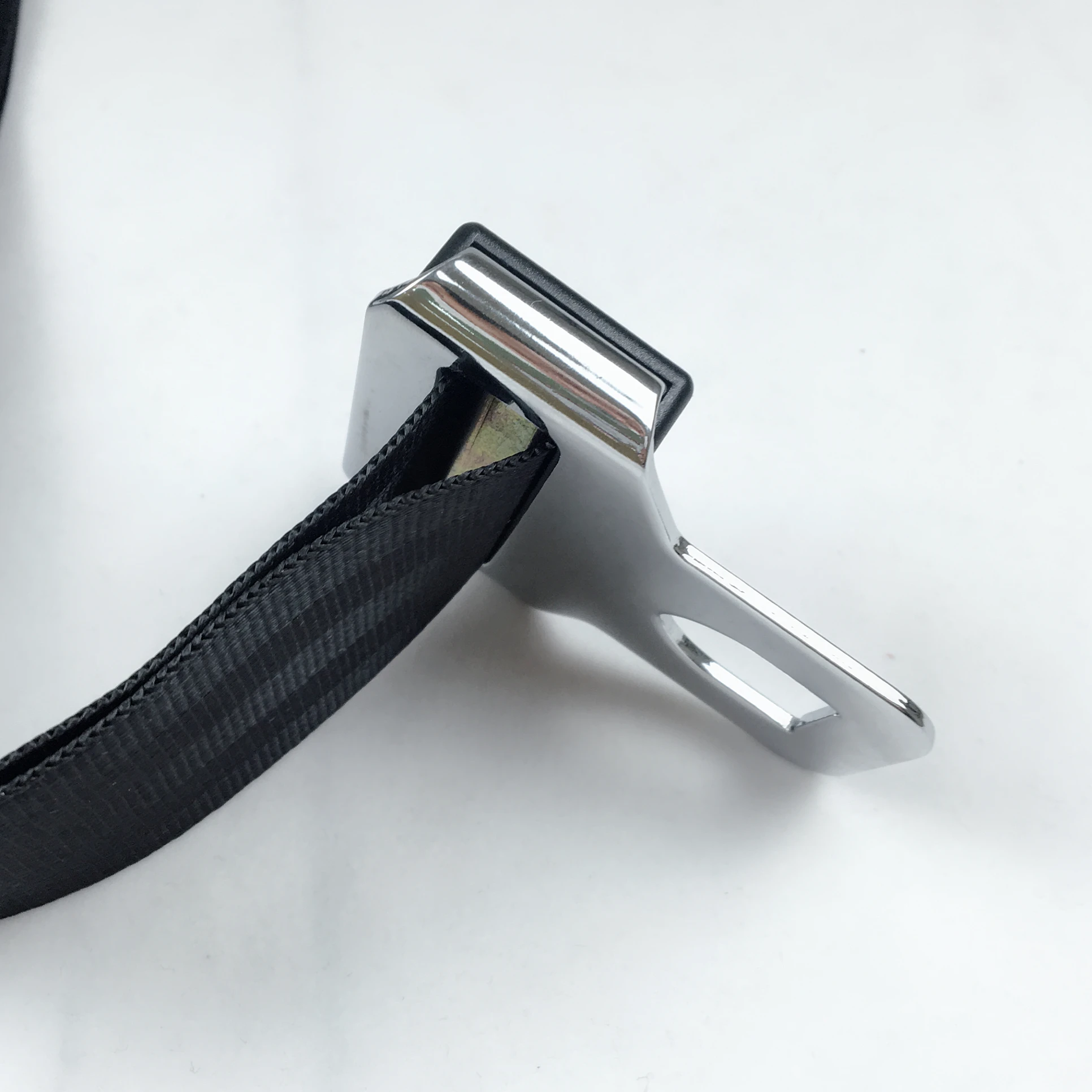 Automotive interior parts Wide tongue Strong bite force Flexible ribbon Simple Two Points Seat Belt Wheelchair seat belt