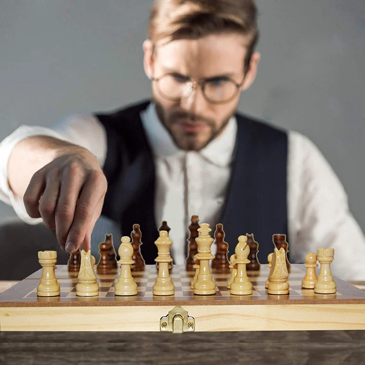 Custom antique engraved wood backgammon checkers chess piece  set with chess table for adult and kids game