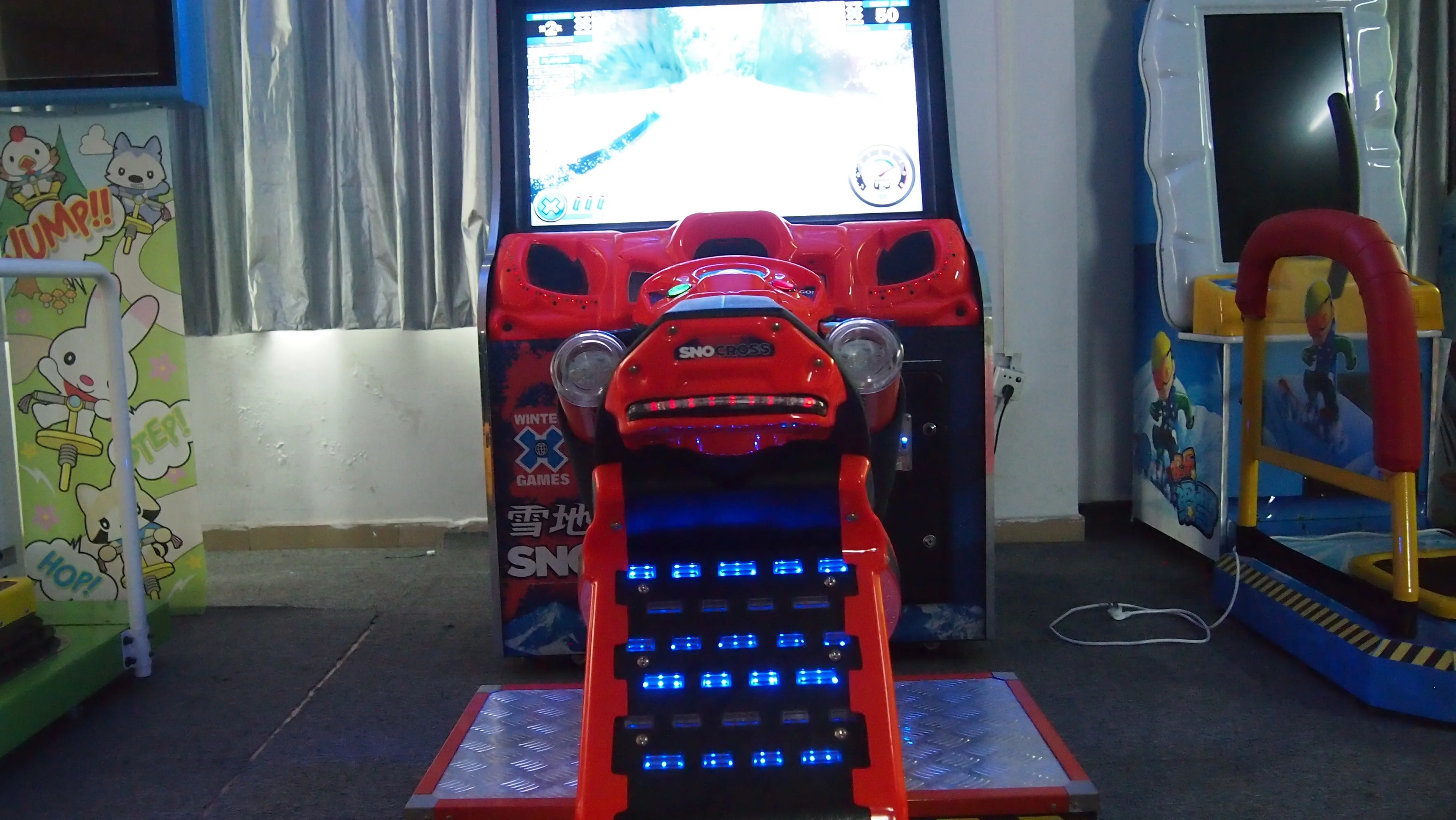 SNO Cross Motor Car Racing Game Machine|Amusement Park Coin Operated Race Car Arcade Simulator Video Machine For Sale