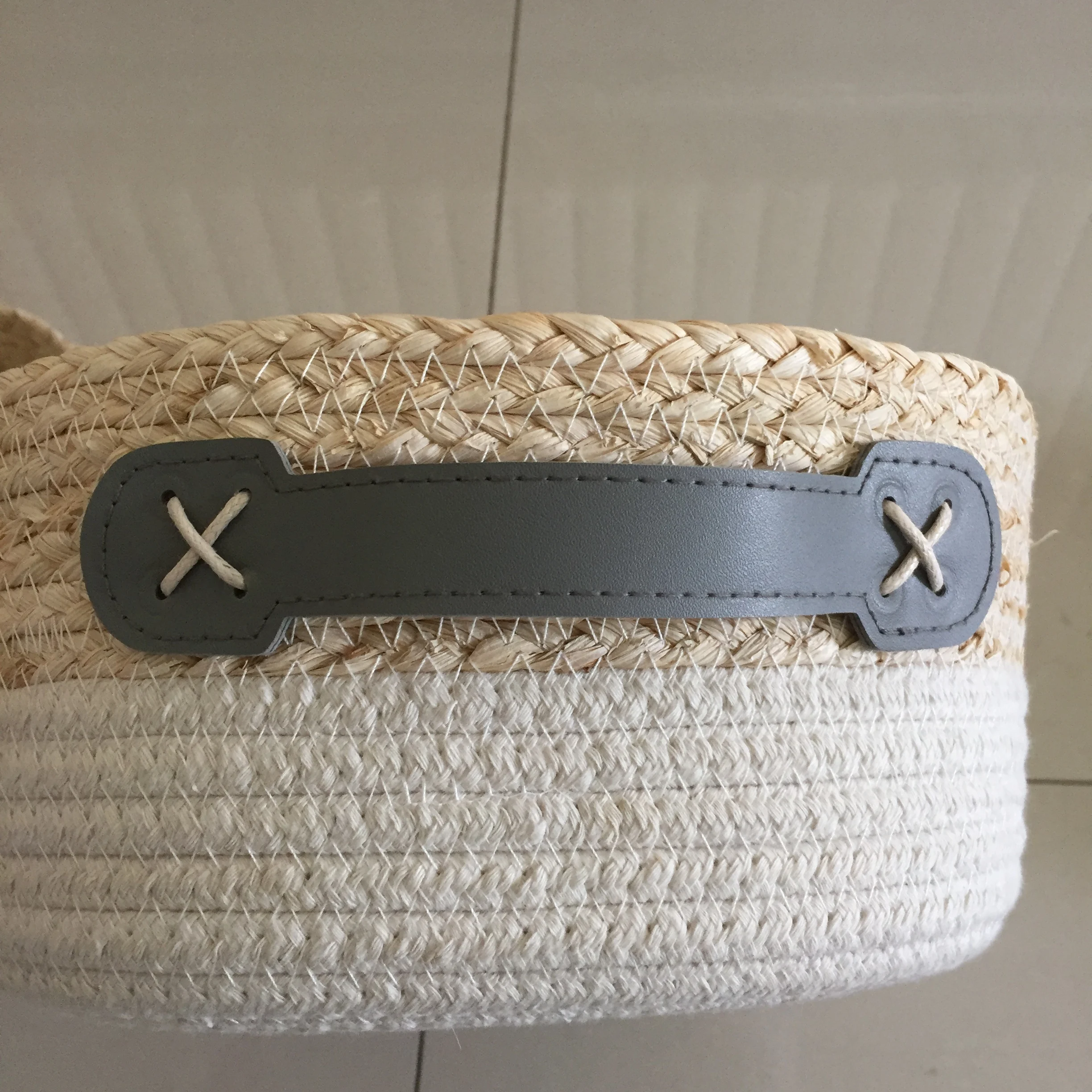 natural material  hot sale corn husk with cotton rope basket