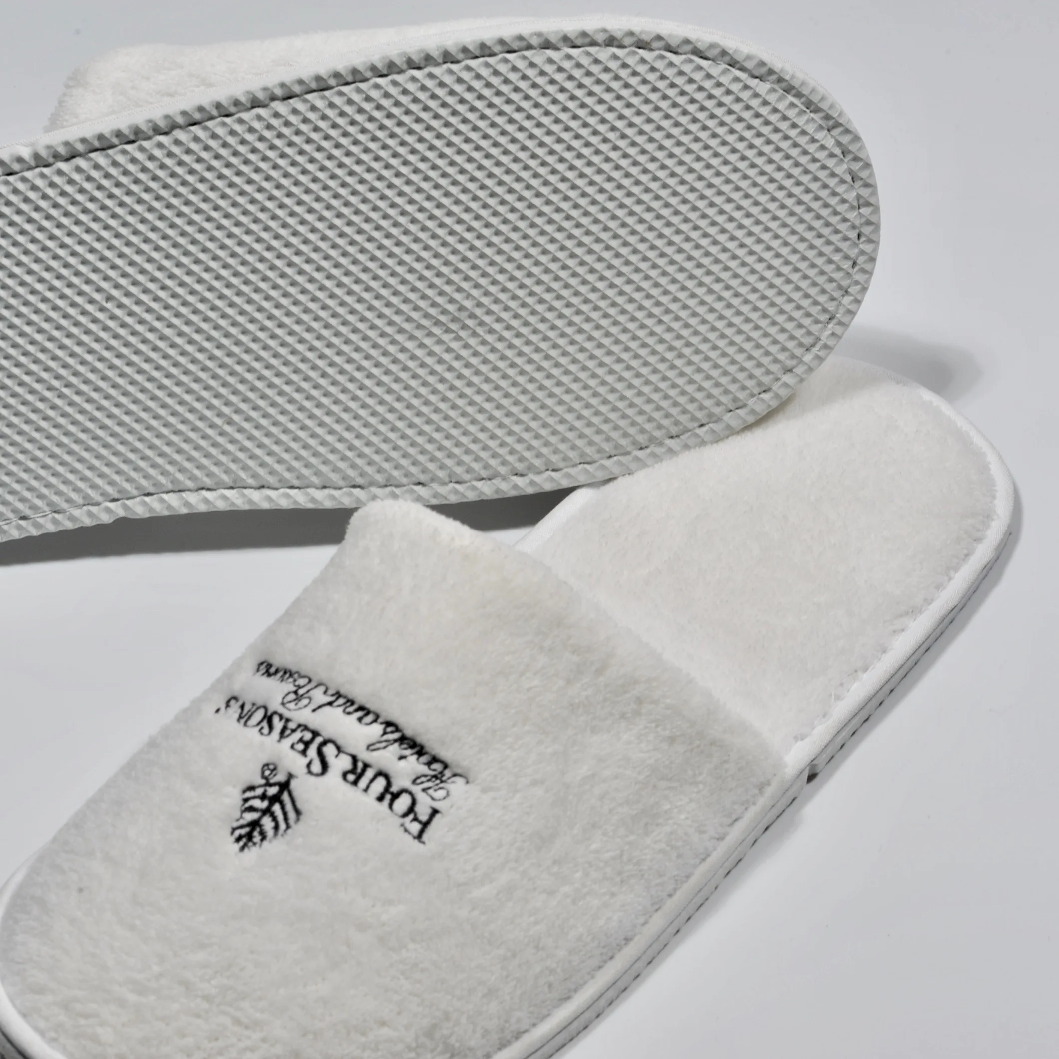 
five star white hotel slippers for four season with poly velvet terry waffle material 