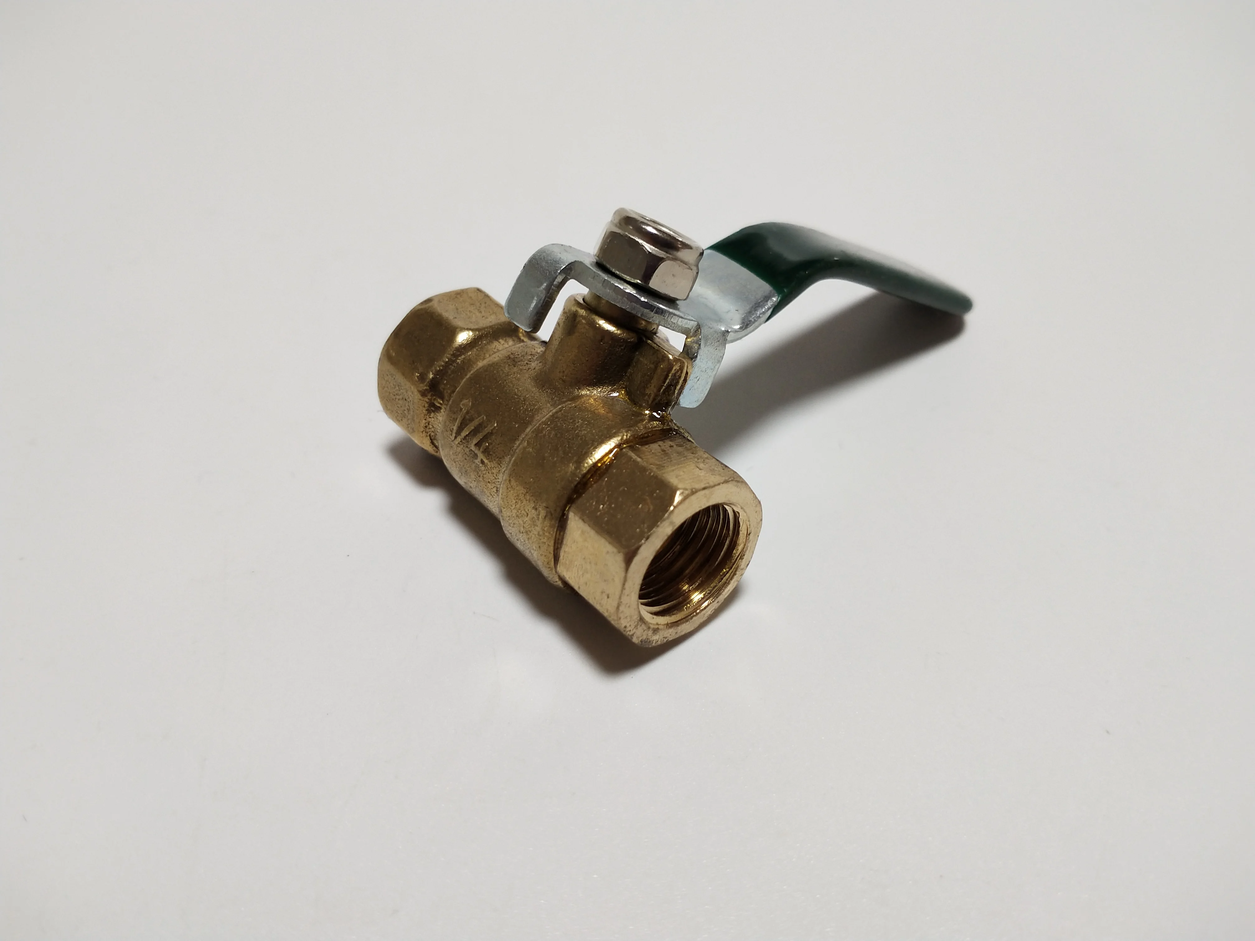 Латунный шаровой кран высокого давления с внутренней резьбой, 1/4 дюйма, профессиональный поставщик