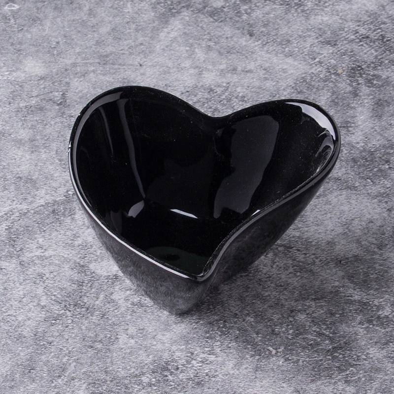 High quality home/restaurant/hotel table porcelain heart shaped bowls white dishes black ceramic heart shaped plates