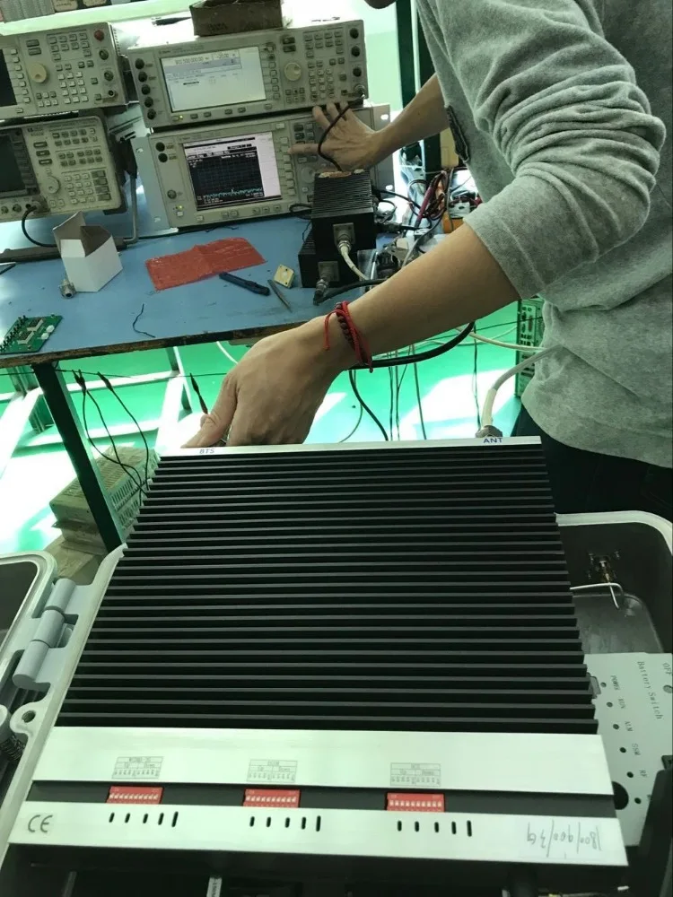 Трехдиапазонный телефон повторитель 75dB 2 г 3 г 4 г 900/1800/2100 мГц ячейки сигнала -бустер