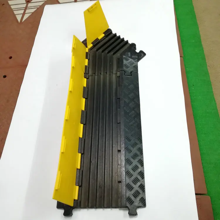 Zhejiang завод 2/3/5 канала желтый и черный резиновый кабель протектор