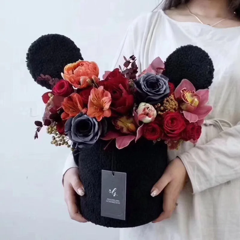 2 pcs color knitwear flower hugger flower box in stock