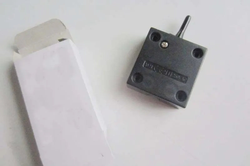 Indoor Cabinet Wardrobe 12V 24V Sliding Door Sensor Detector Light Switch