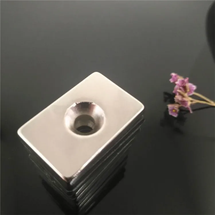 China ndfeb magnet manufacturer Permanent block neodymium magnet with countersunk hole