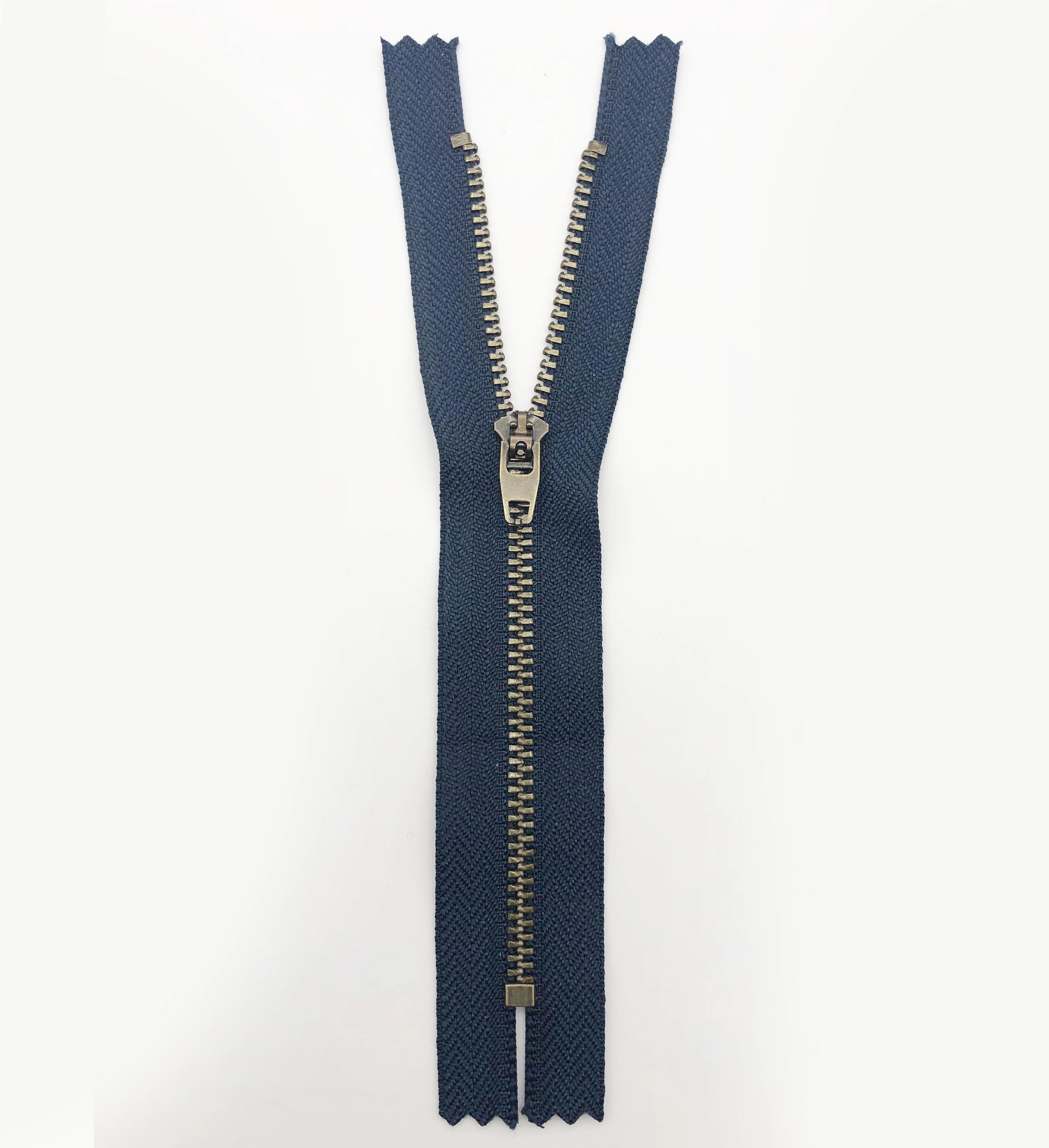4.5yg jean zipper antique brass color Y teeth navy tape 15cm