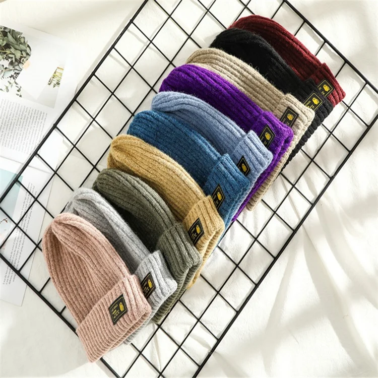 Wholesale Custom Winter Woman Men Acrylic Cheap Plain Solid Color Crochet Warm Knit Beanie Cap With Leather Logo