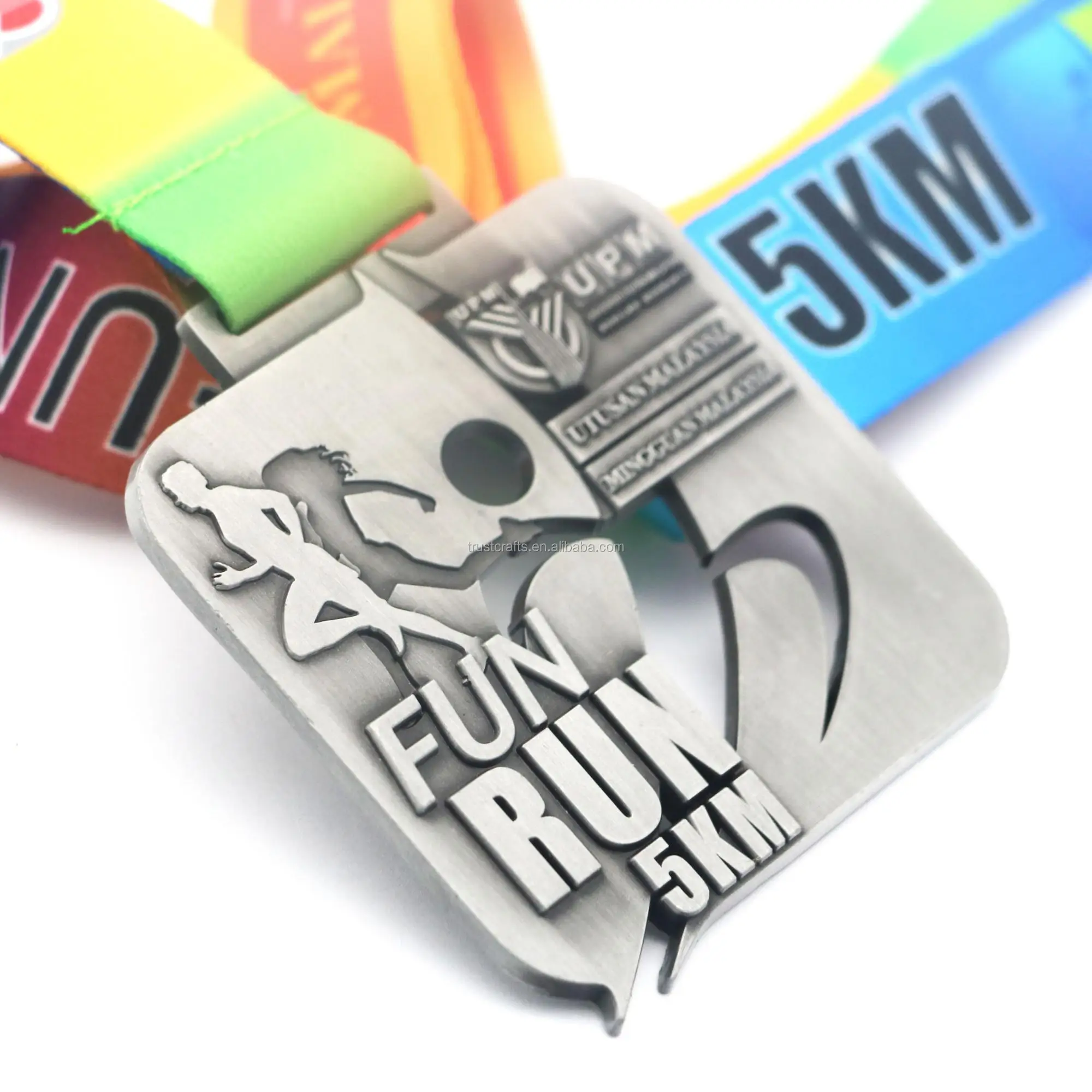 Оптовая Продажа Серебряная спортивная медаль дешево с красочной лентой