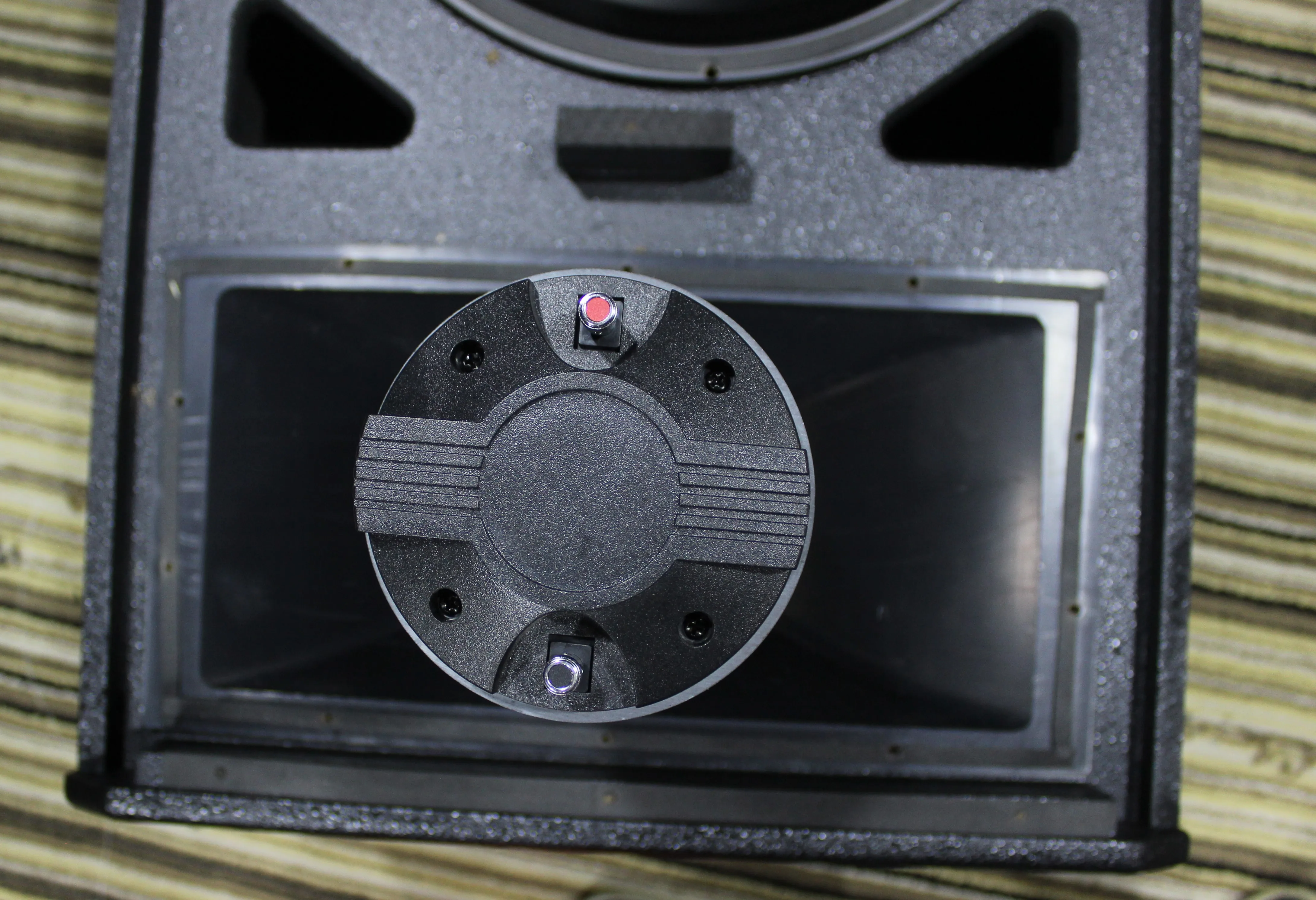 
SRX-715 High performance 15