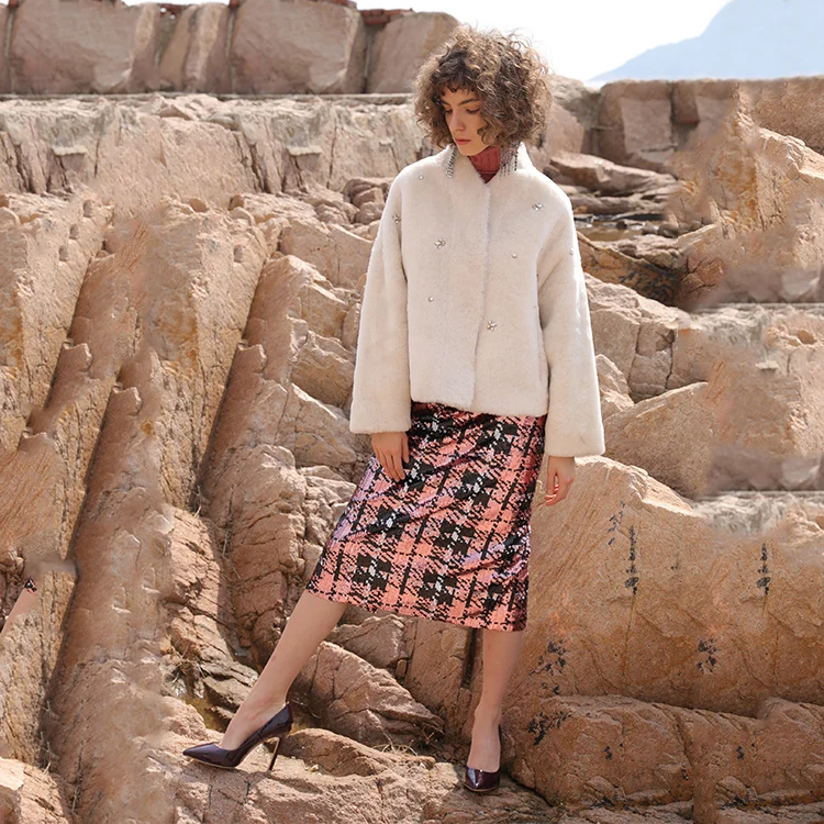 Factory Direct Customize Modern Oem Service White Faux Fur Coat Winter Warm Ladies Sheep Shearing Fur Coats