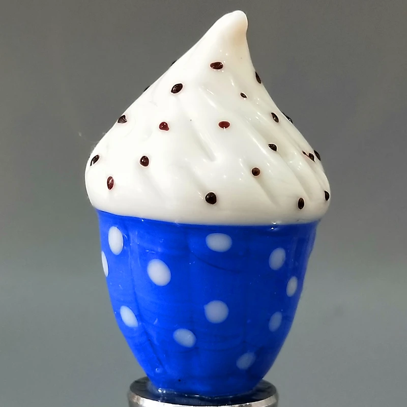 decorative desserts shape murano glass wine bottle stopper