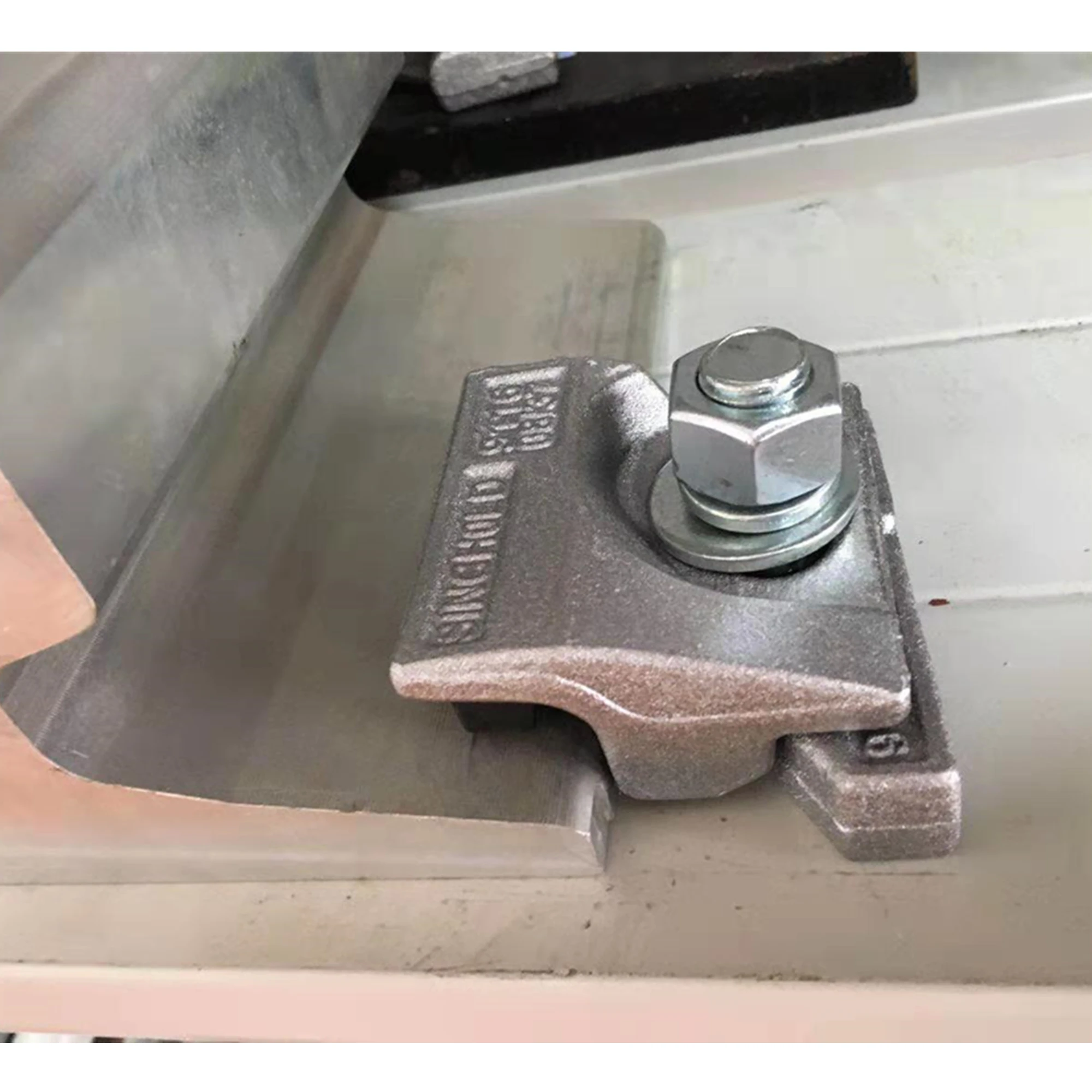 
9120 rail clip and 9116 rail clamp 