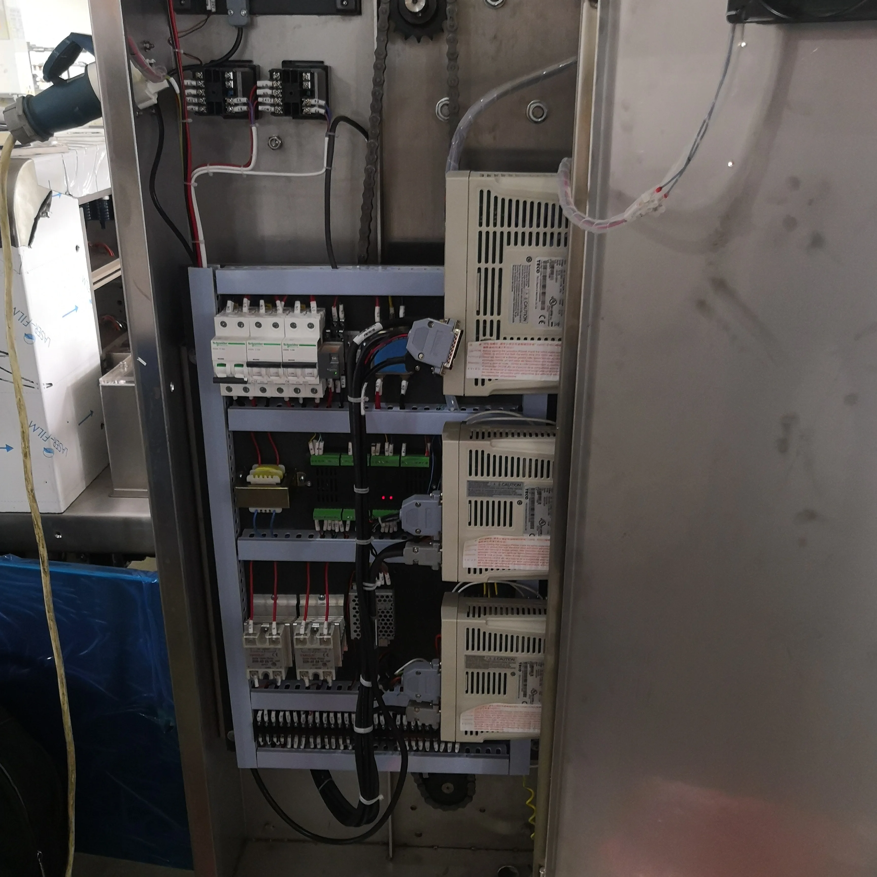 Автоматическая машина для упаковки салфеток