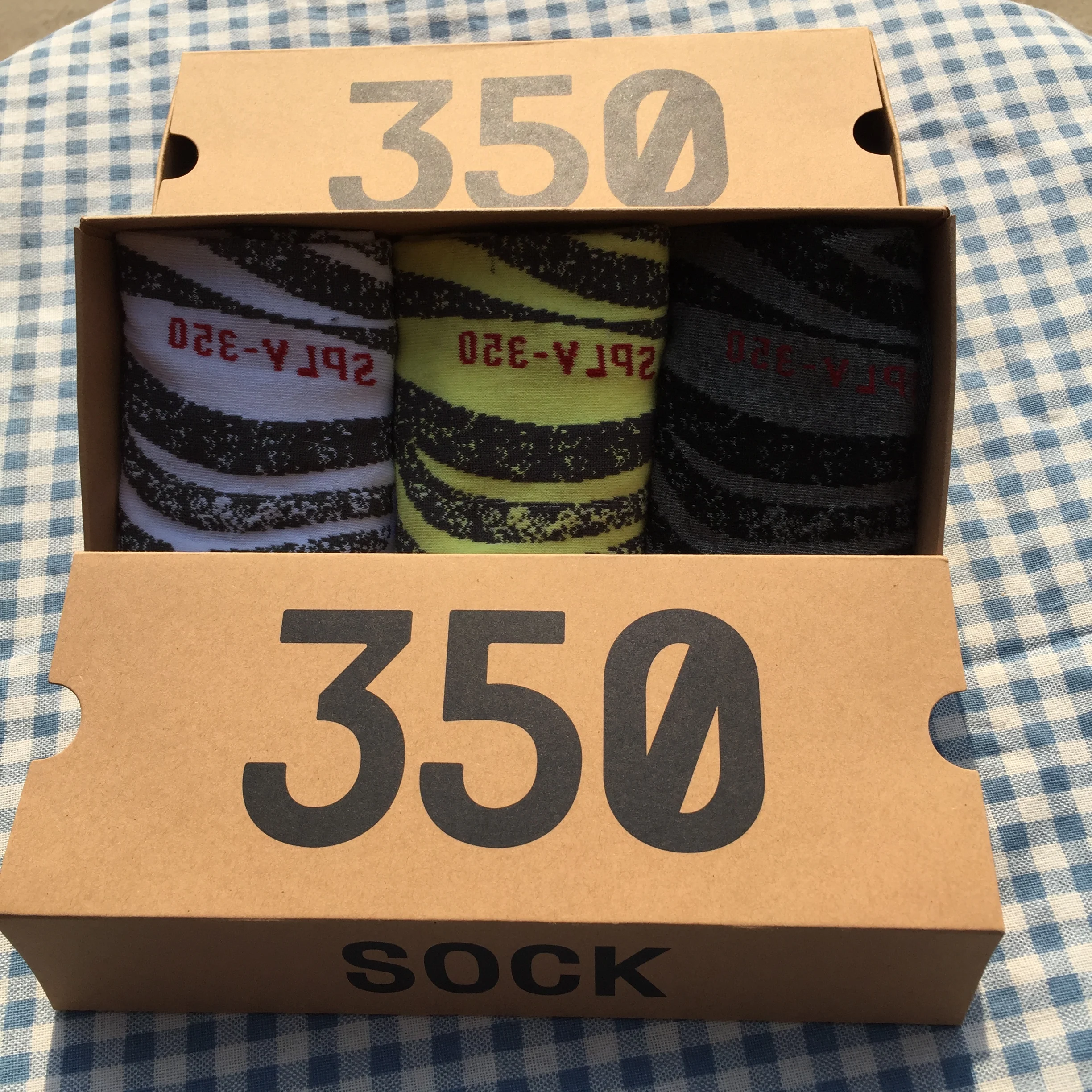 Высококачественные носки yeezy boost 350 v2 для кроссовок с коробкой