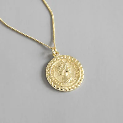 
Vintage Minimalist Gold Elizabe Coin Chocker Necklace Medallion Disk Polished Gold Filled Coin Necklace Personalized Jewelry 