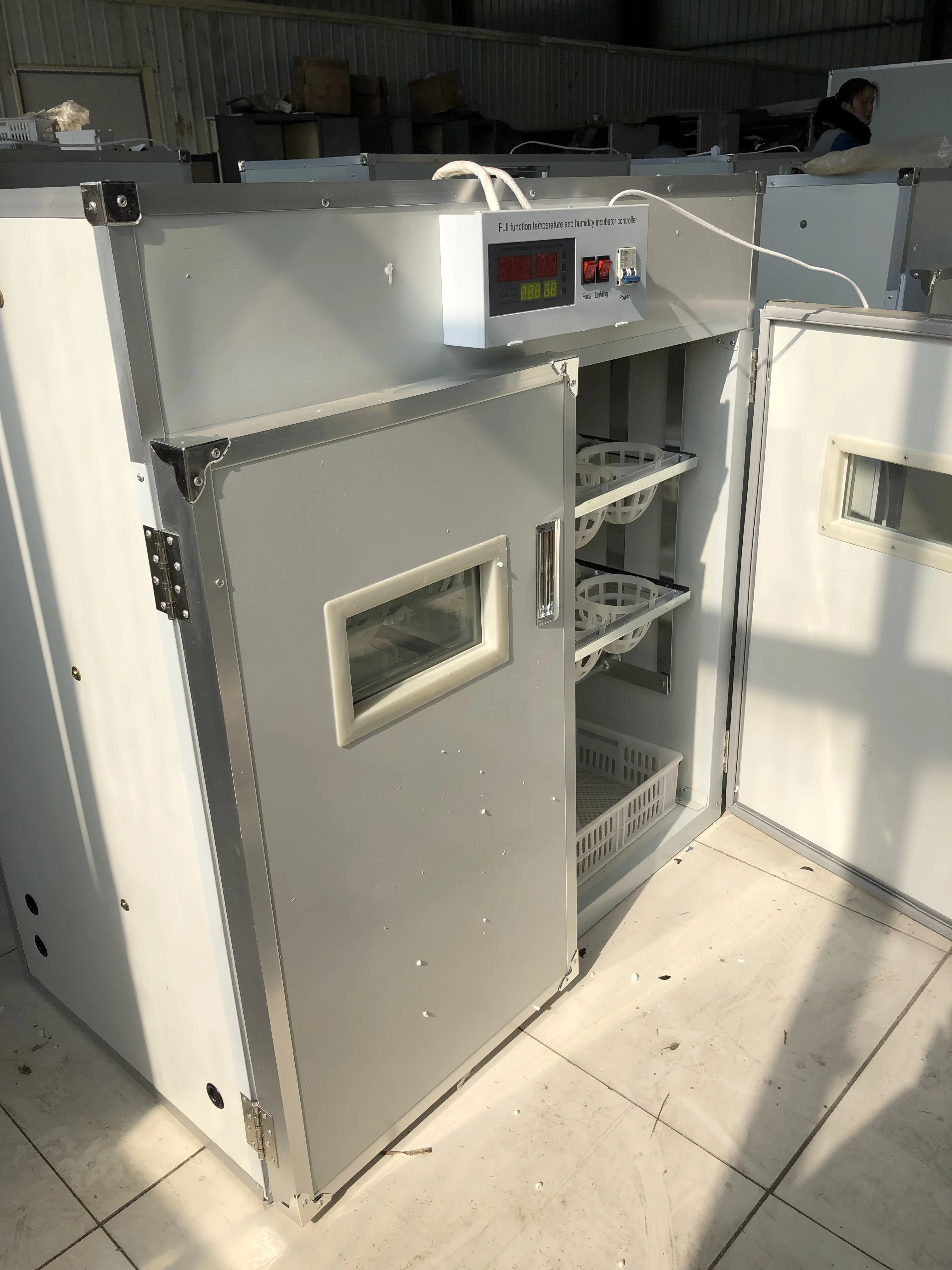 Страусиный яичный инкубатор для птицефабрики продажи Узбекистан